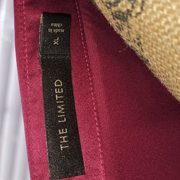 The Limited Women's Button Down Dress Blouse.... EXCELLENT CONDITION - Picture 6 of 9